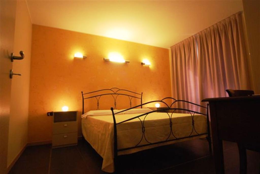 Residence & Suites Solaf Bonate di Sopra ห้อง รูปภาพ