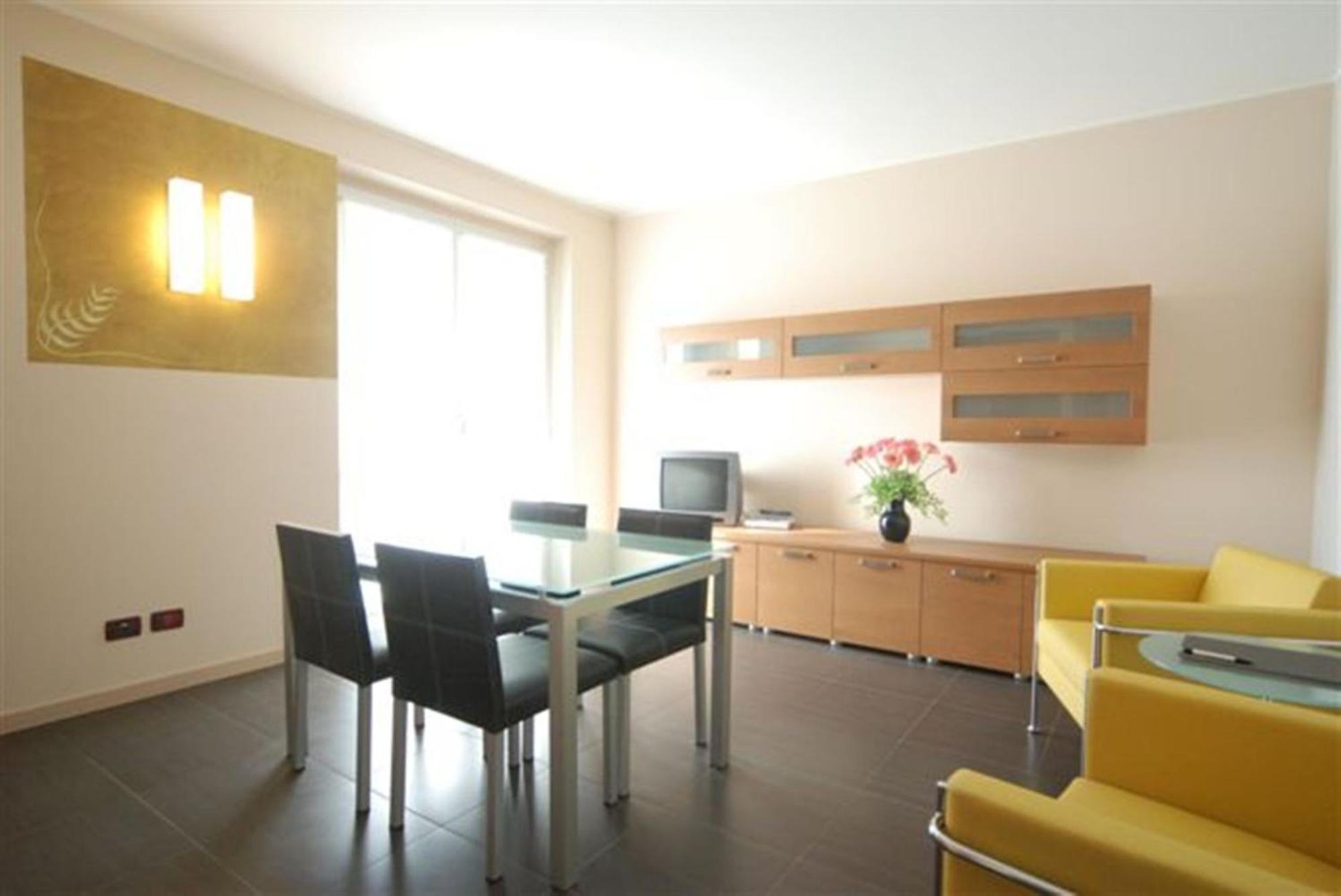 Residence & Suites Solaf Bonate di Sopra ภายนอก รูปภาพ