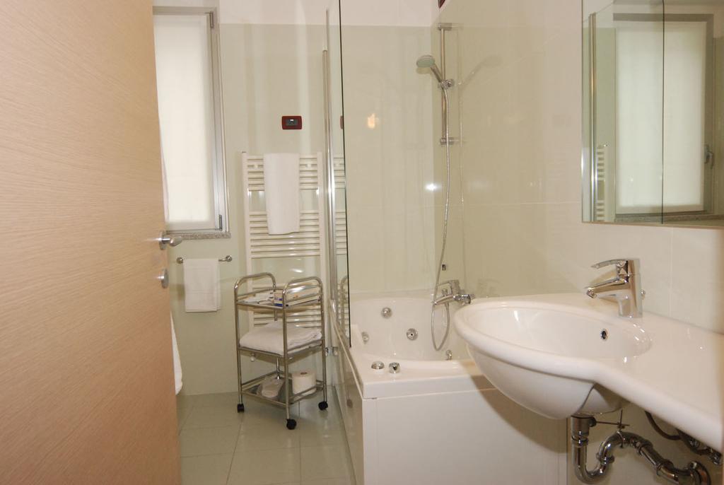 Residence & Suites Solaf Bonate di Sopra ภายนอก รูปภาพ